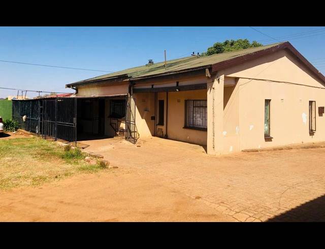 3 BEDROOM HOUSE FOR SALE IN GA-RANKUWA UNIT 1